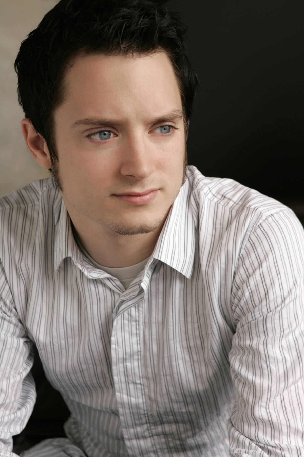 Elijah Wood, striped long sleeve polo, blue eyes, HD Phone Wallpaper