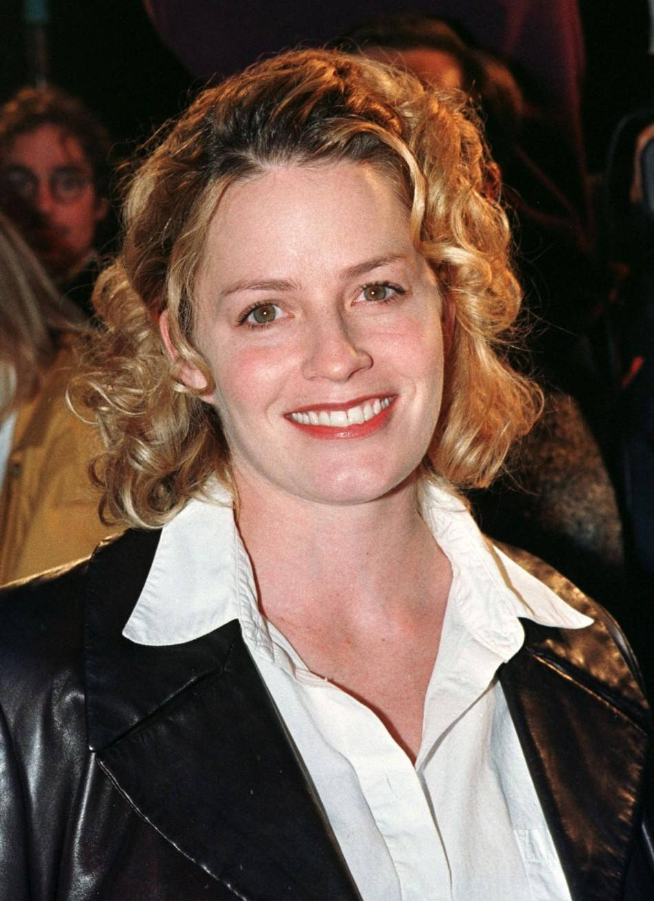 Elisabeth Shue, curly blonde hair, black leather jacket, HD Phone Wallpaper
