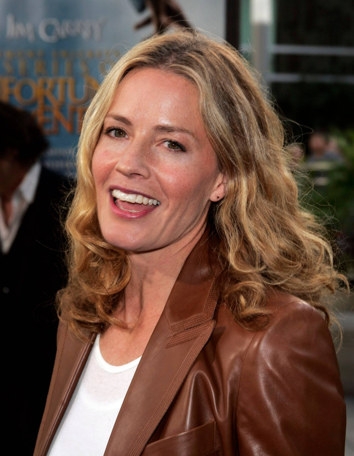 Elisabeth Shue, brown leather coat, wavy blonde hair, HD Phone Wallpaper