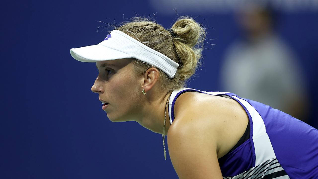 Elise Mertens, purple and white outfit, solid blue background, HD Desktop Wallpaper