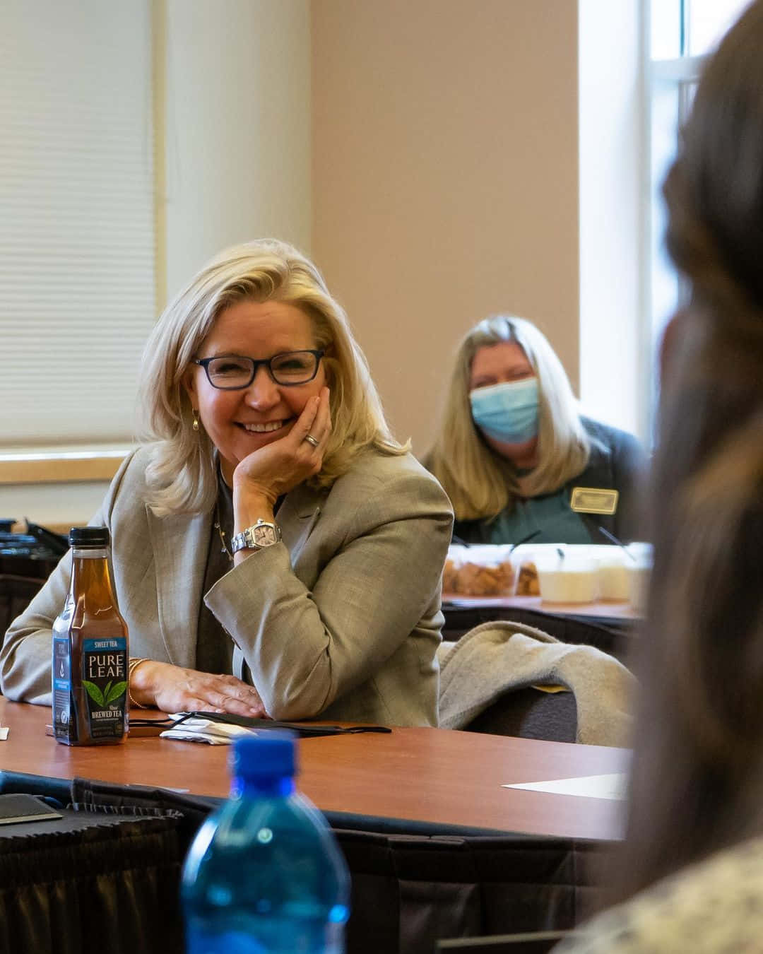 Elizabeth Cheney, glasses, conference table, HD Phone Wallpaper
