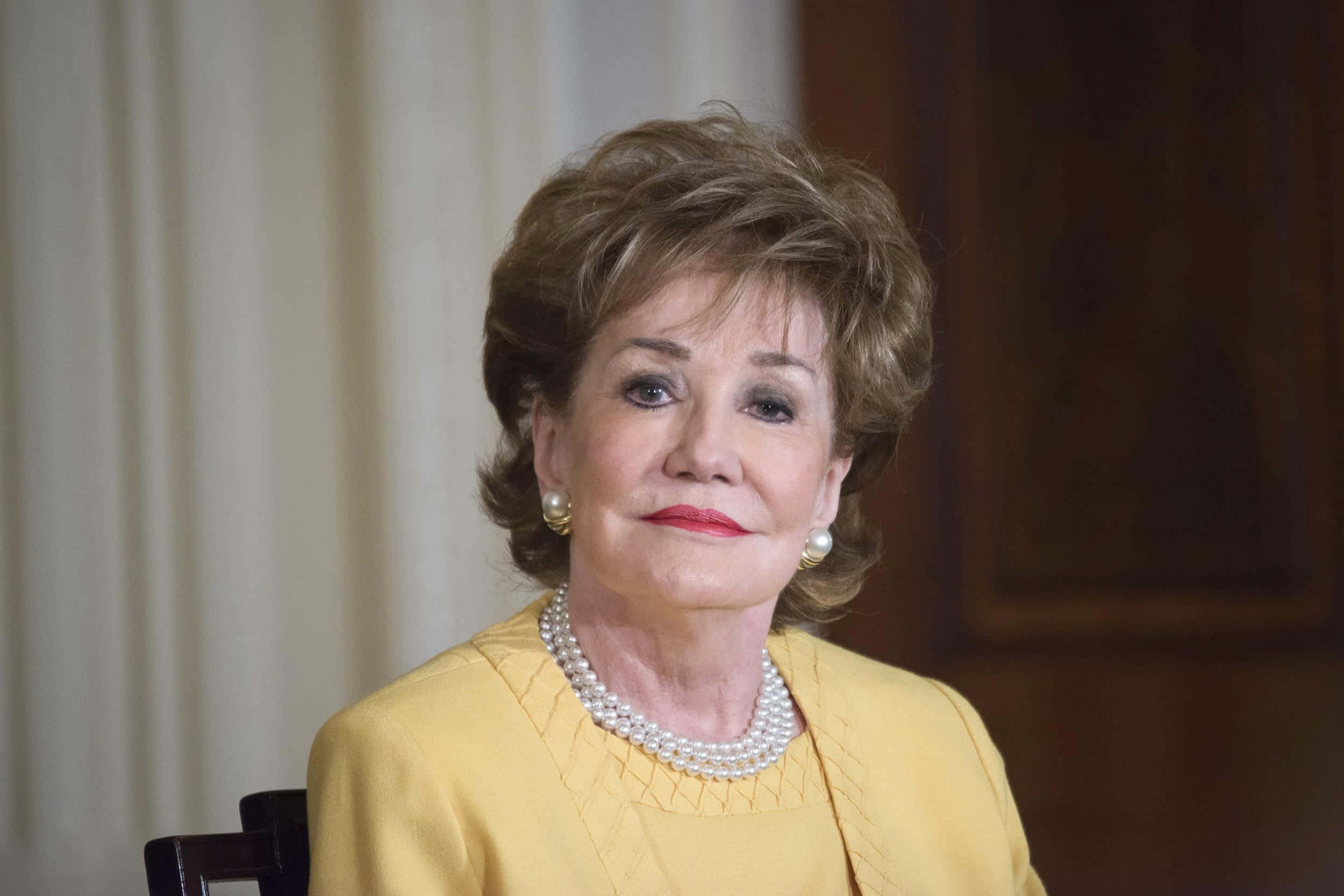 Elizabeth Dole, precious pearl necklace, yellow dress, Full HD Desktop Wallpaper