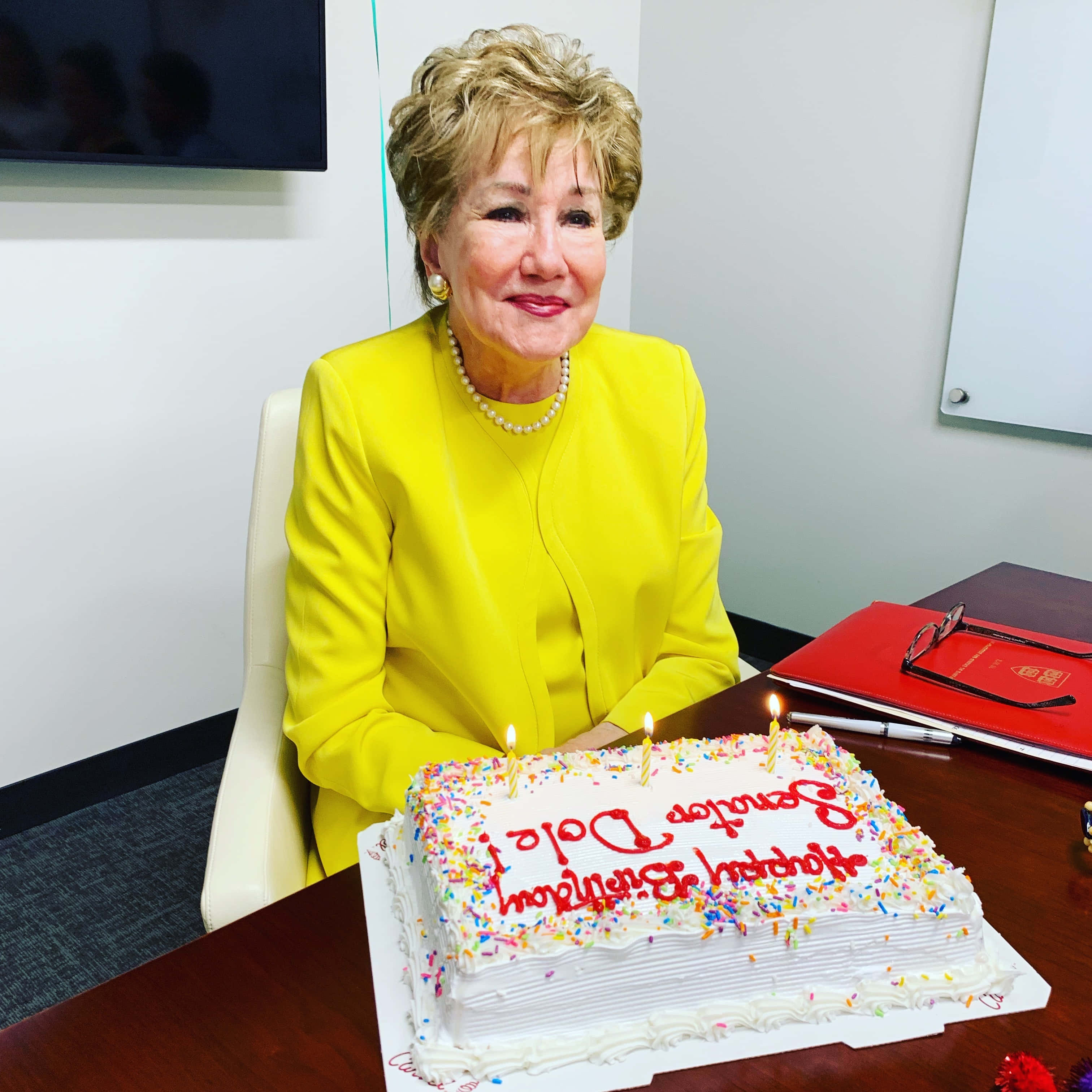 Elizabeth Dole, birthday cake, Happy Birthday Senator Dole!, 2K Desktop Wallpaper