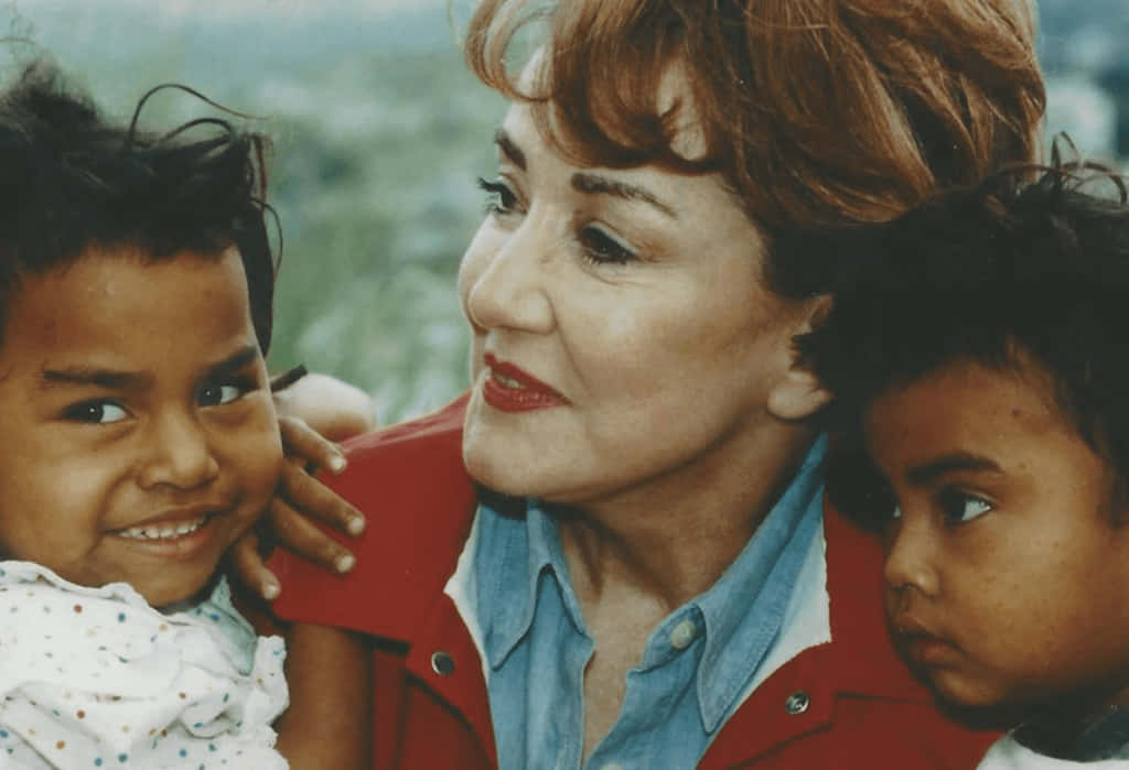 Elizabeth Dole, red jacket, children, SD Desktop Wallpaper