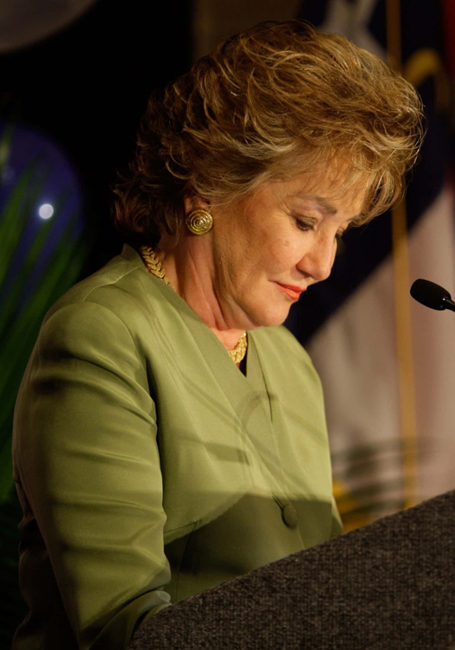 Elizabeth Dole, green blouse, podium, Full HD Phone Wallpaper