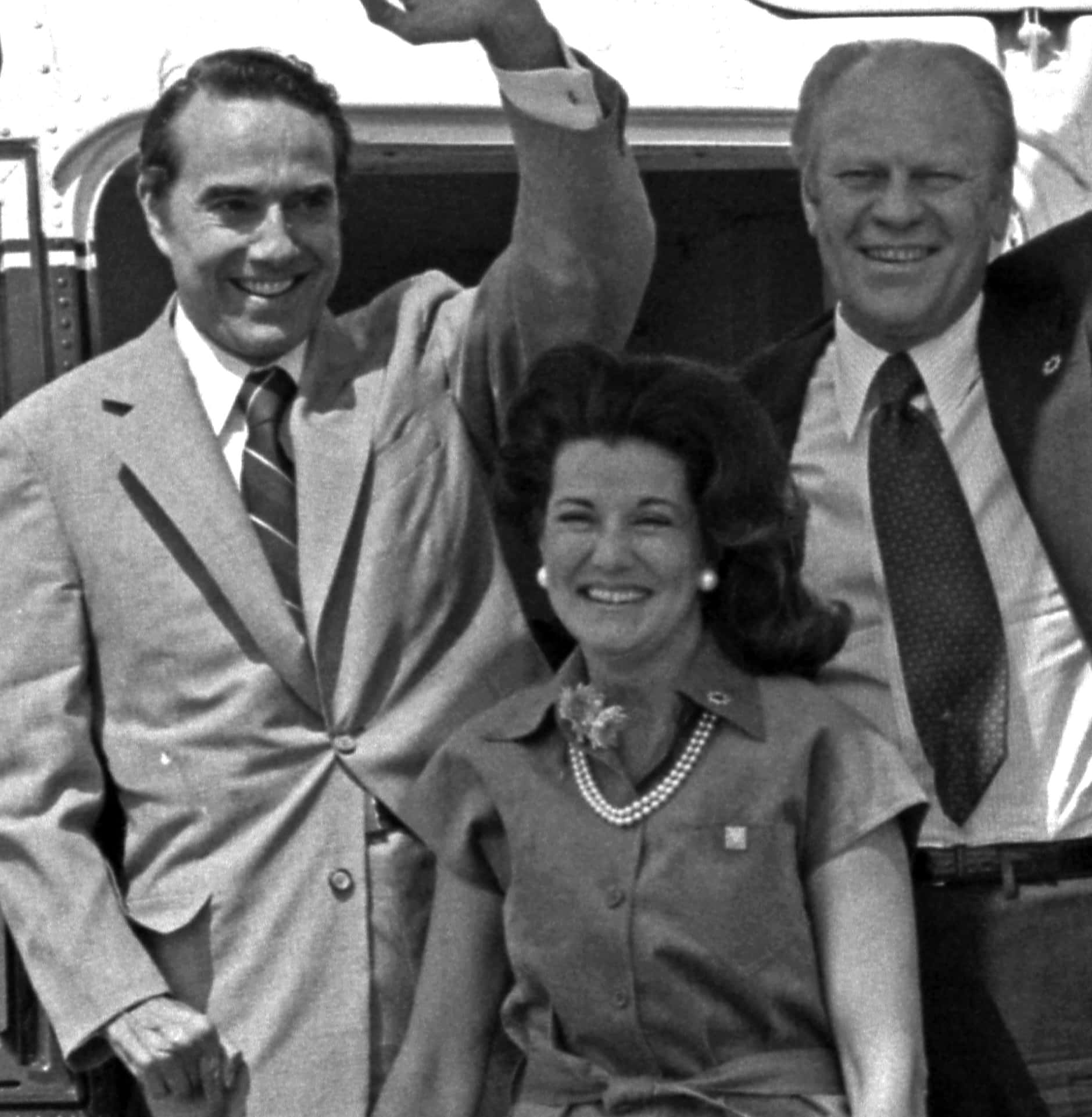 Elizabeth Dole, grayscale, train, Full HD Phone Wallpaper