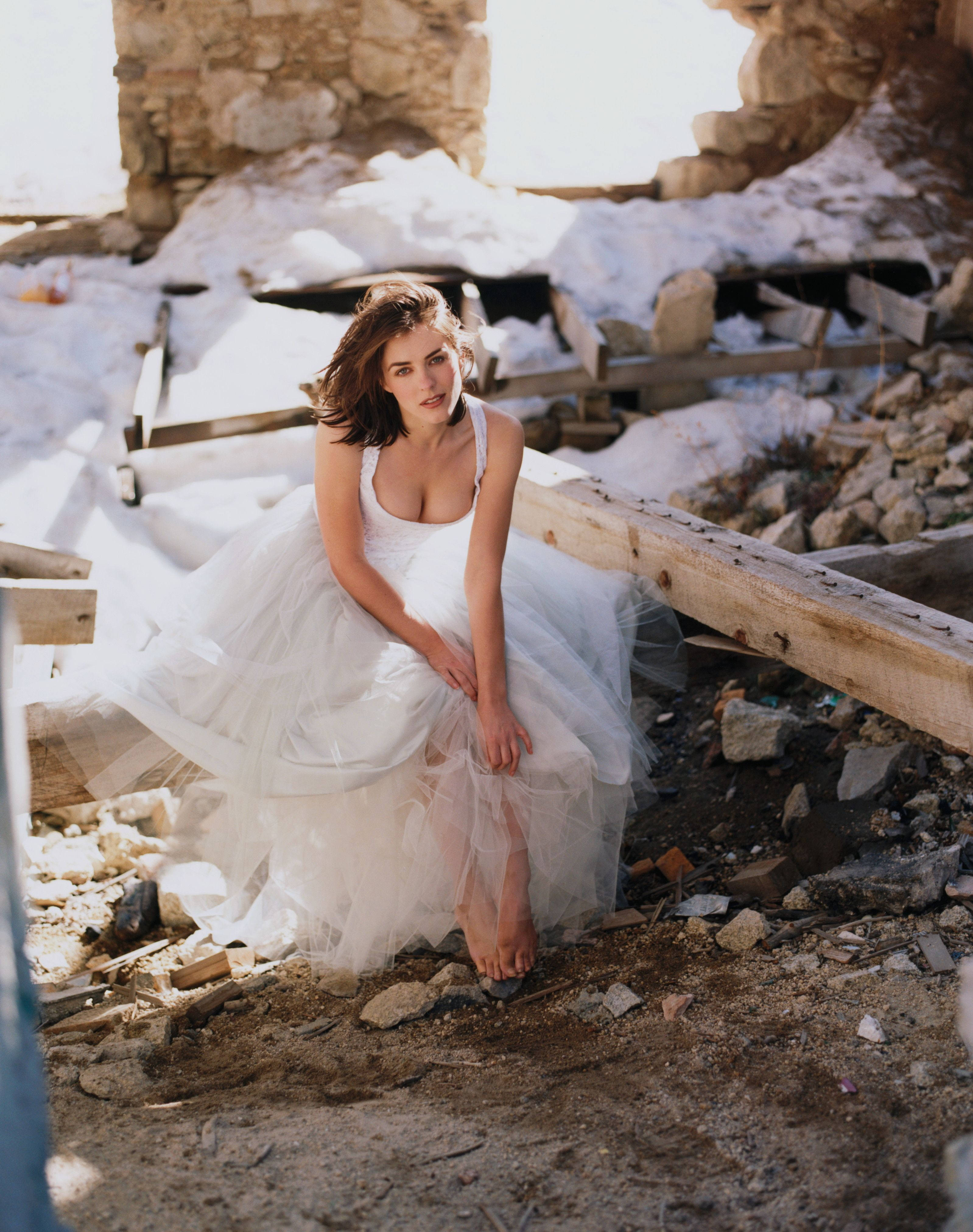 Elizabeth Hurley, ruins, flowing white gown, 4K Phone Wallpaper