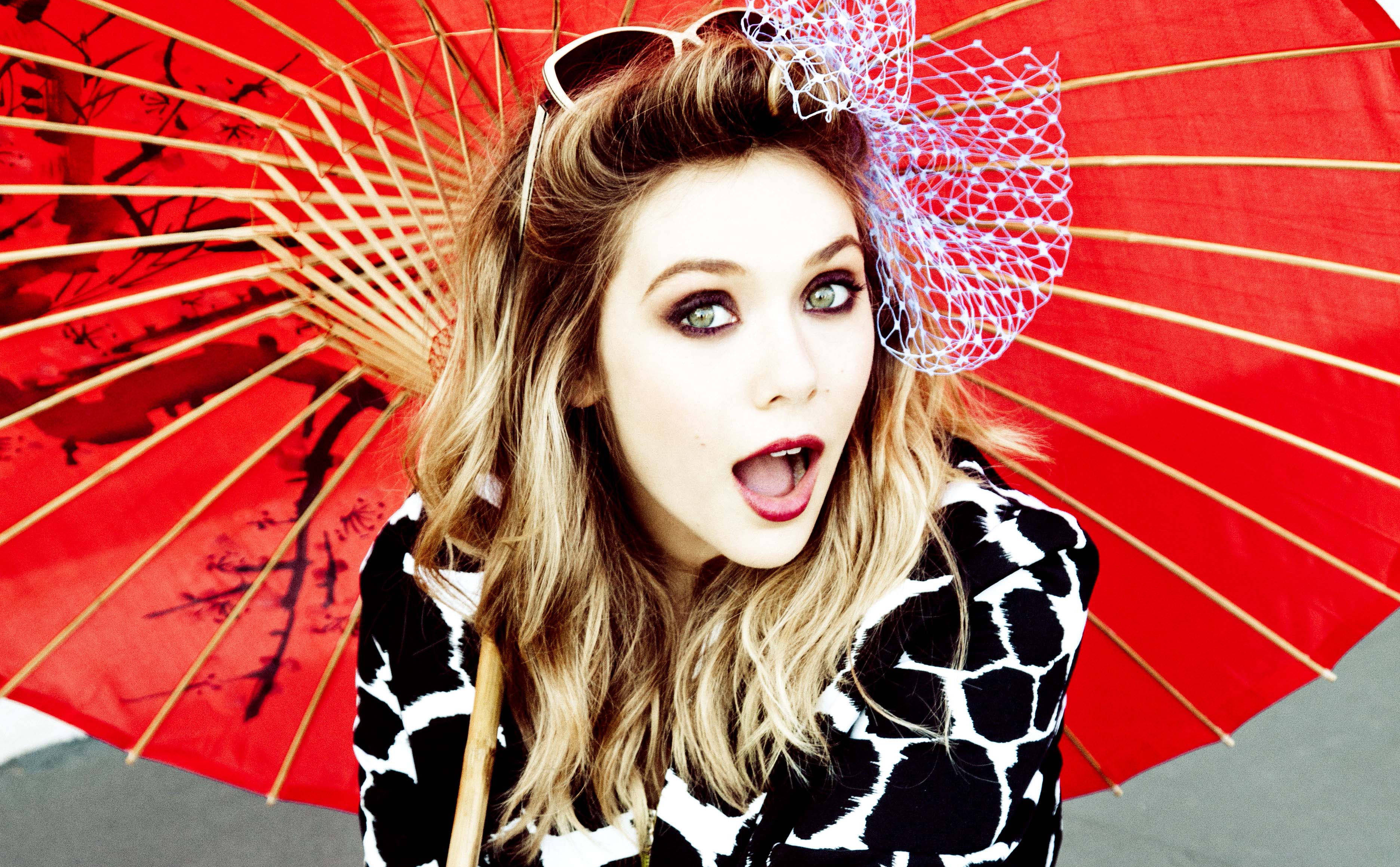 Elizabeth Olsen, red parasol, black and white patterned outfit, 2K Desktop Wallpaper