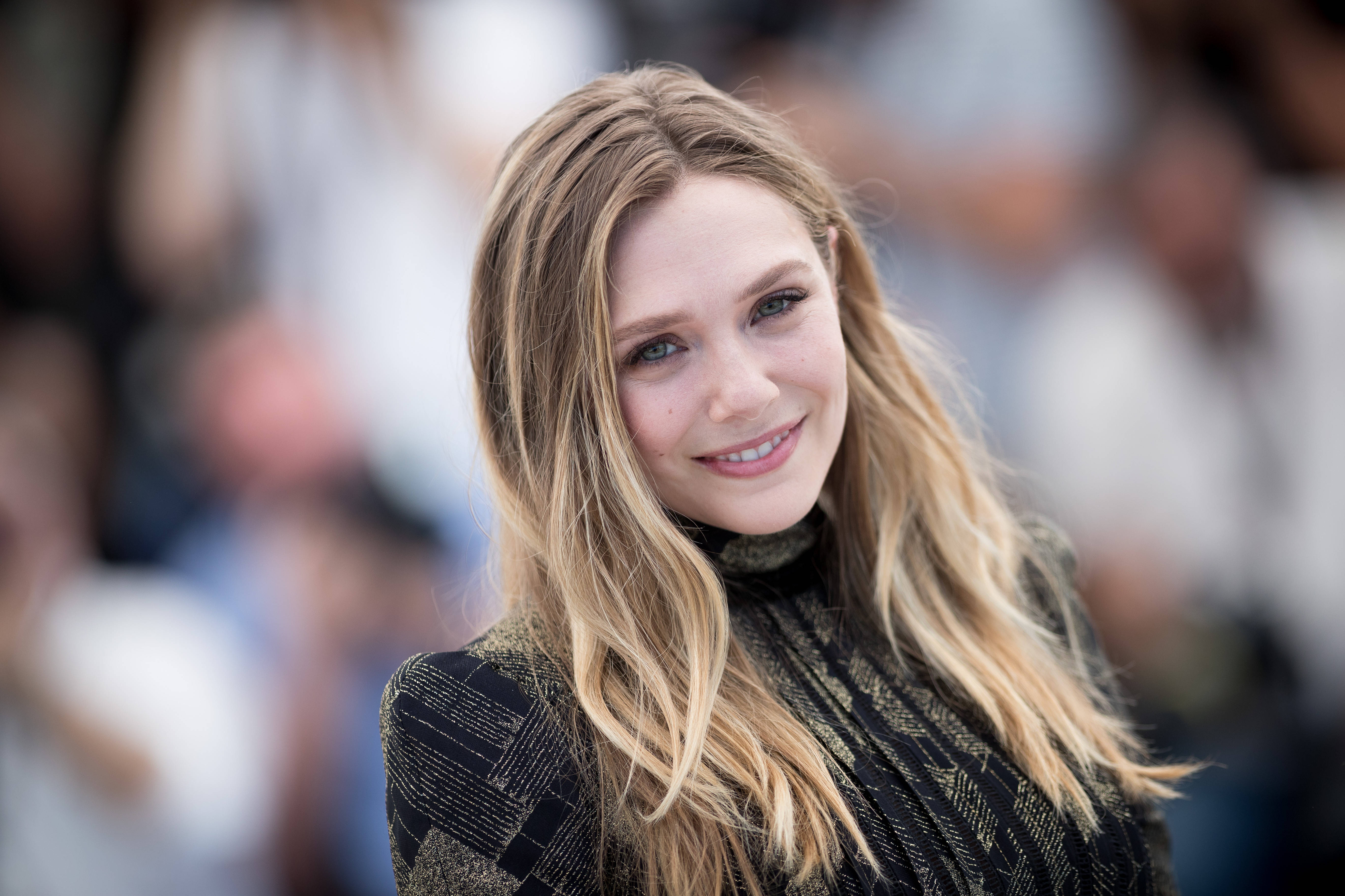 Elizabeth Olsen, long blonde hair, patterned turtleneck, 5K Desktop Wallpaper