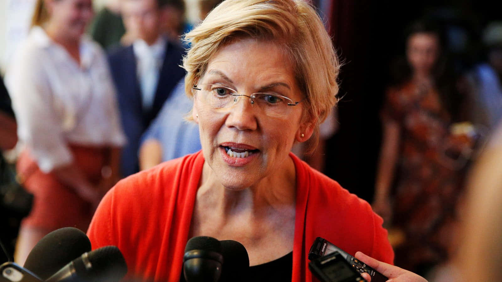 Elizabeth Warren, red cardigan, short blonde hair, HD Desktop Wallpaper