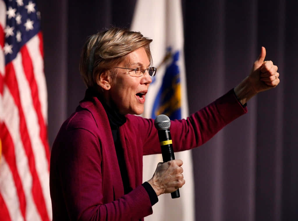 Elizabeth Warren, thumbs up, political rally, SD Desktop Wallpaper