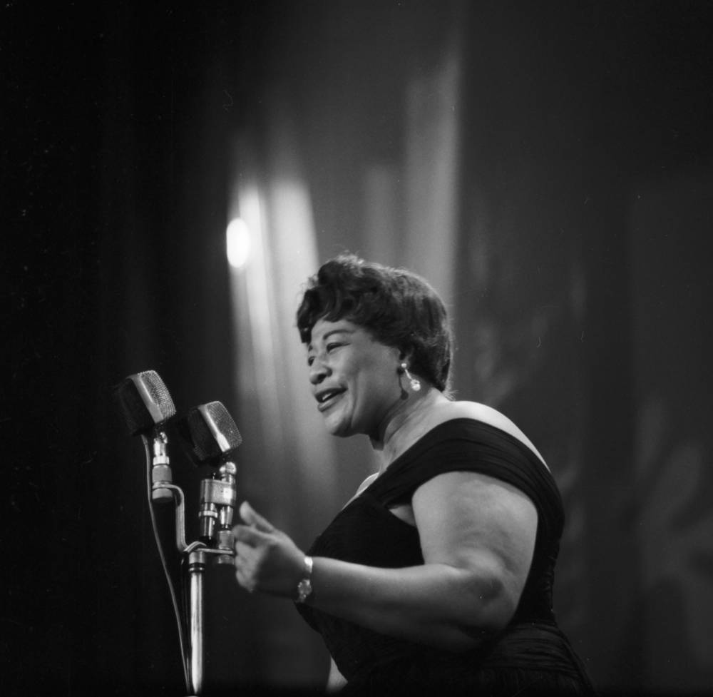 Ella Fitzgerald, black dress, vintage microphone, SD Desktop Wallpaper