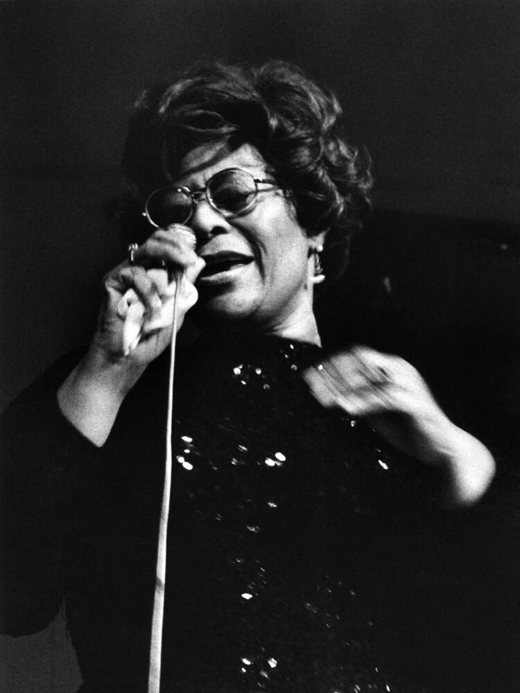 Ella Fitzgerald, glasses, microphone, SD Phone Wallpaper