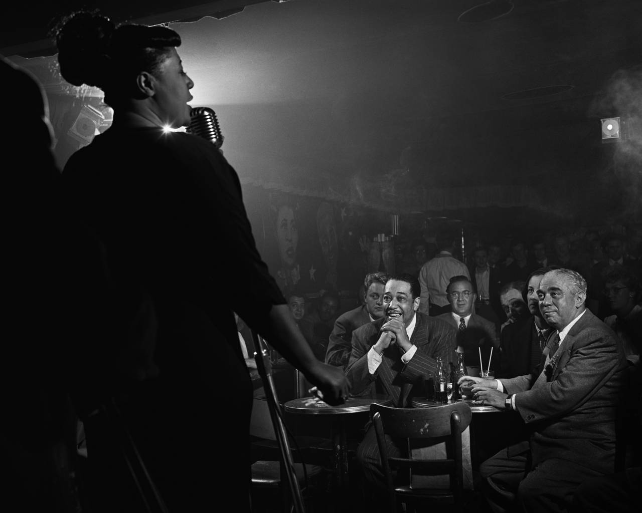 Ella Fitzgerald, vintage microphone, dramatic stage lighting, HD Desktop Wallpaper