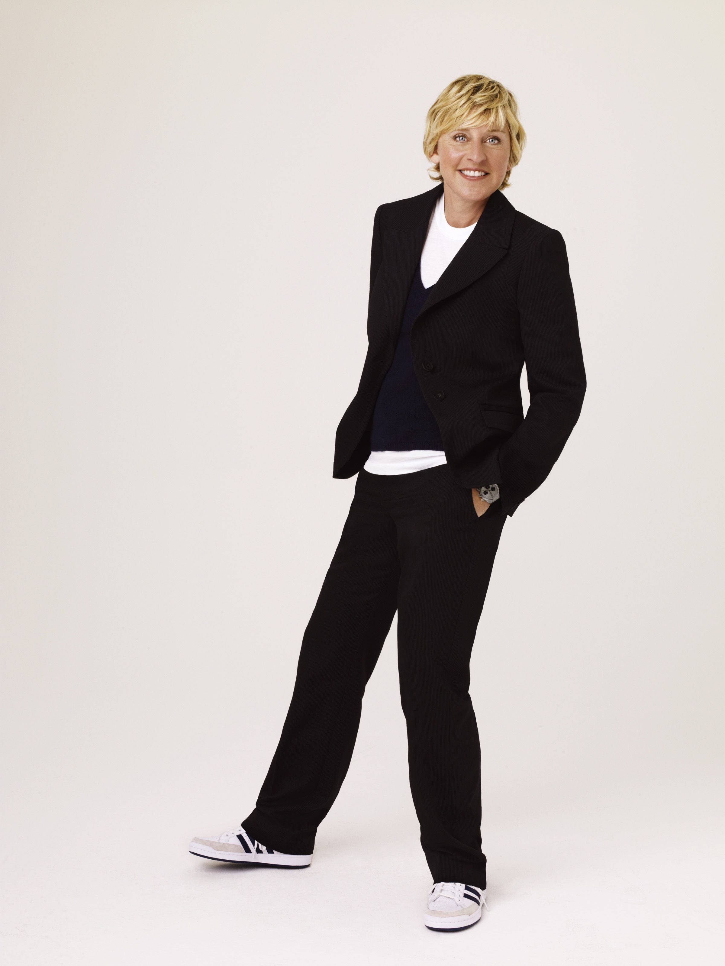 Ellen Degeneres, black suit, white sneakers, 2K Phone Wallpaper