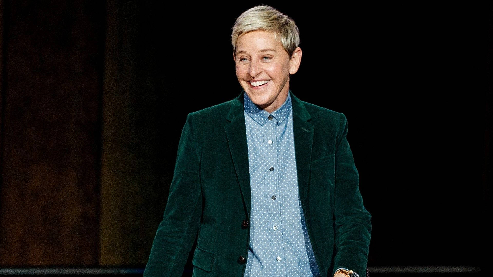 Ellen Degeneres, green velvet suit, teal velvet blazer, Full HD Desktop Wallpaper