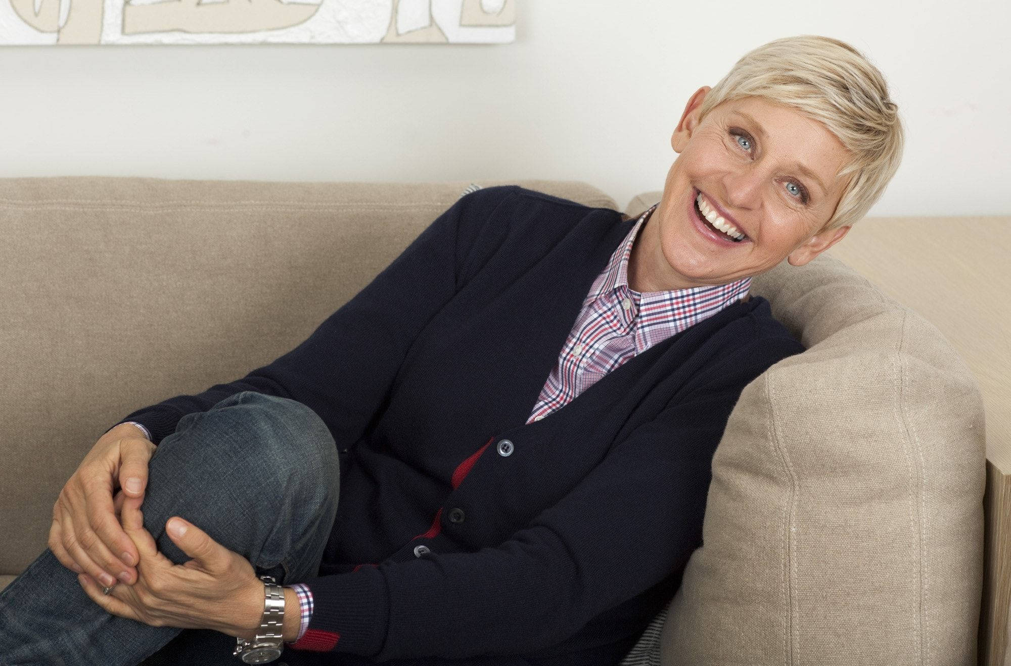 Ellen Degeneres, beige sofa, cozy indoor setting, Full HD Desktop Wallpaper