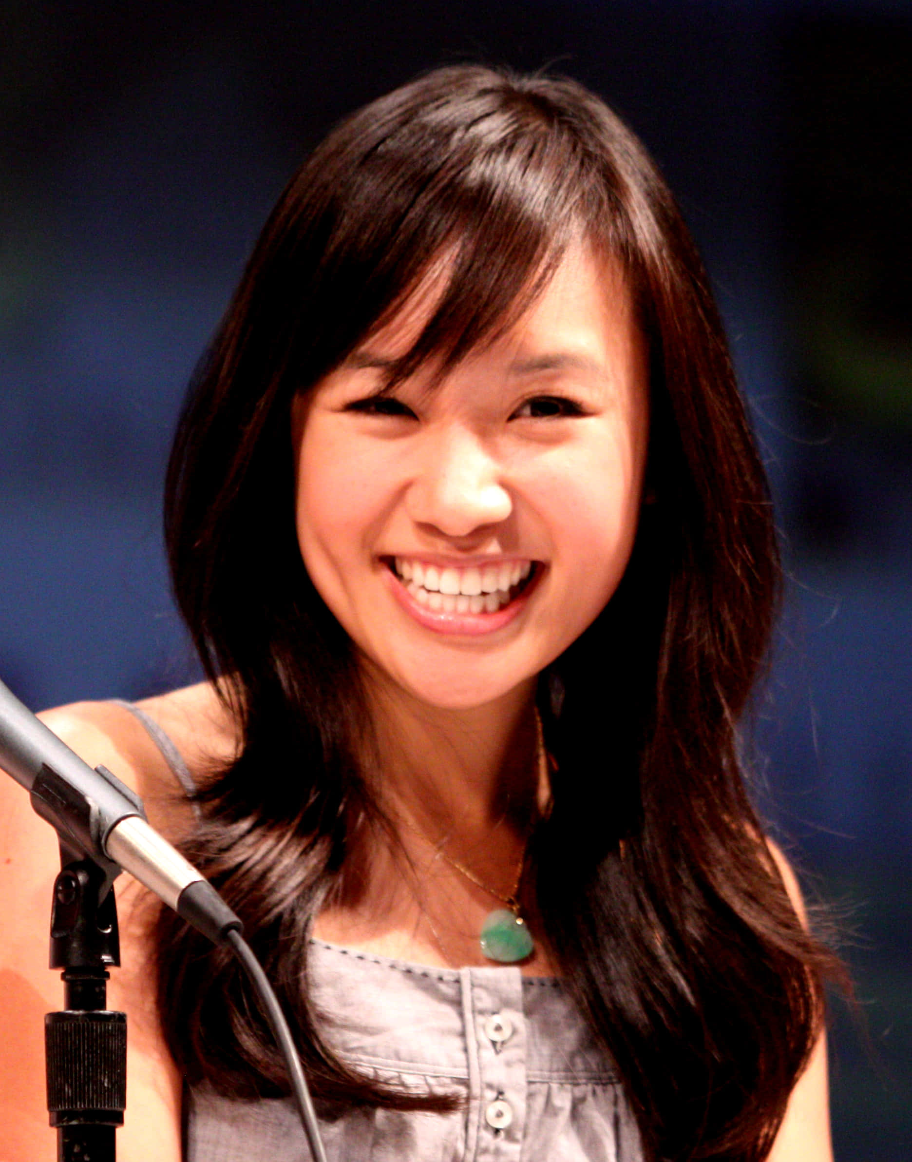 Ellen Wong, microphone, blurred blue background, Full HD Phone Wallpaper