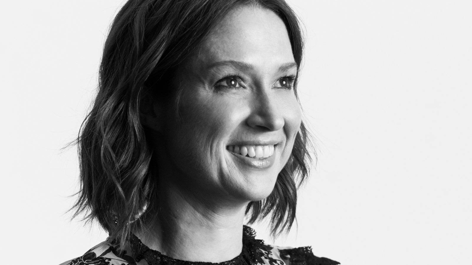 Ellie Kemper, black and white portrait, wavy hair, HD Desktop Wallpaper