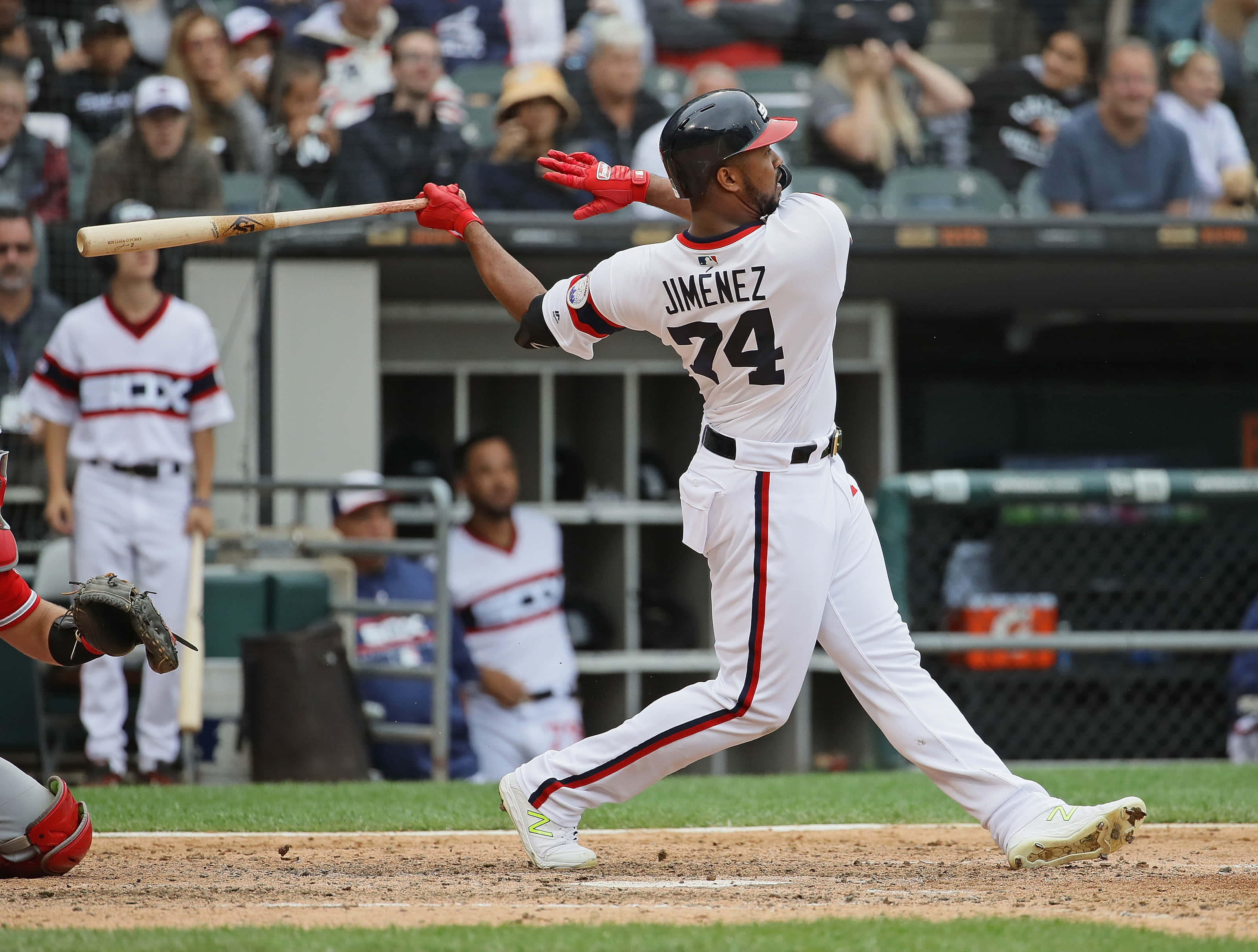 Eloy Jimenez, white uniform, red gloves, 2K Desktop Wallpaper