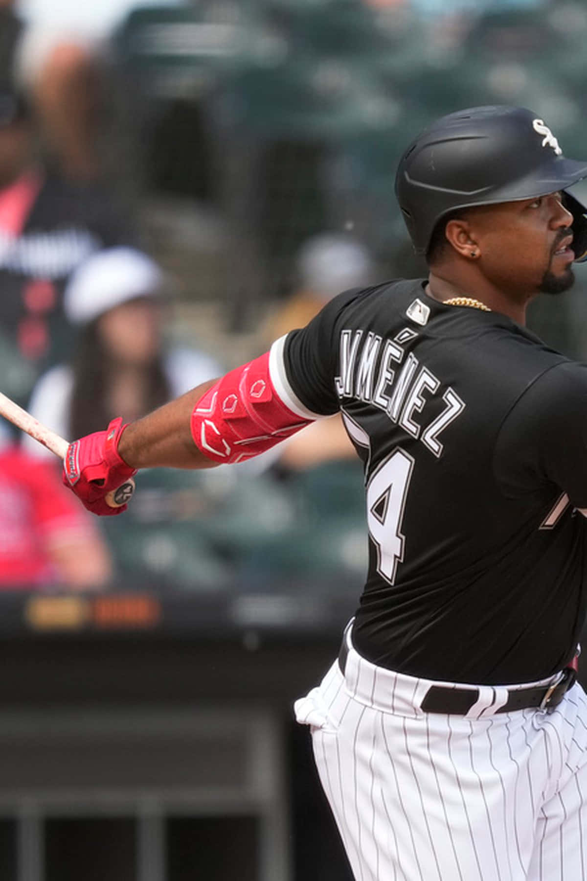 Eloy Jimenez, black and white uniform, swings bat, HD Phone Wallpaper