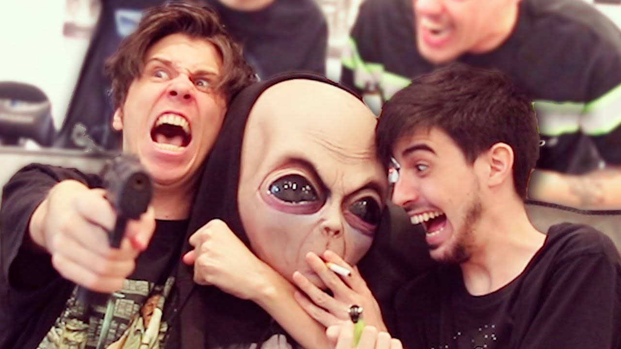 ElRubiusOMG, alien mask, cigarette, HD Desktop Wallpaper