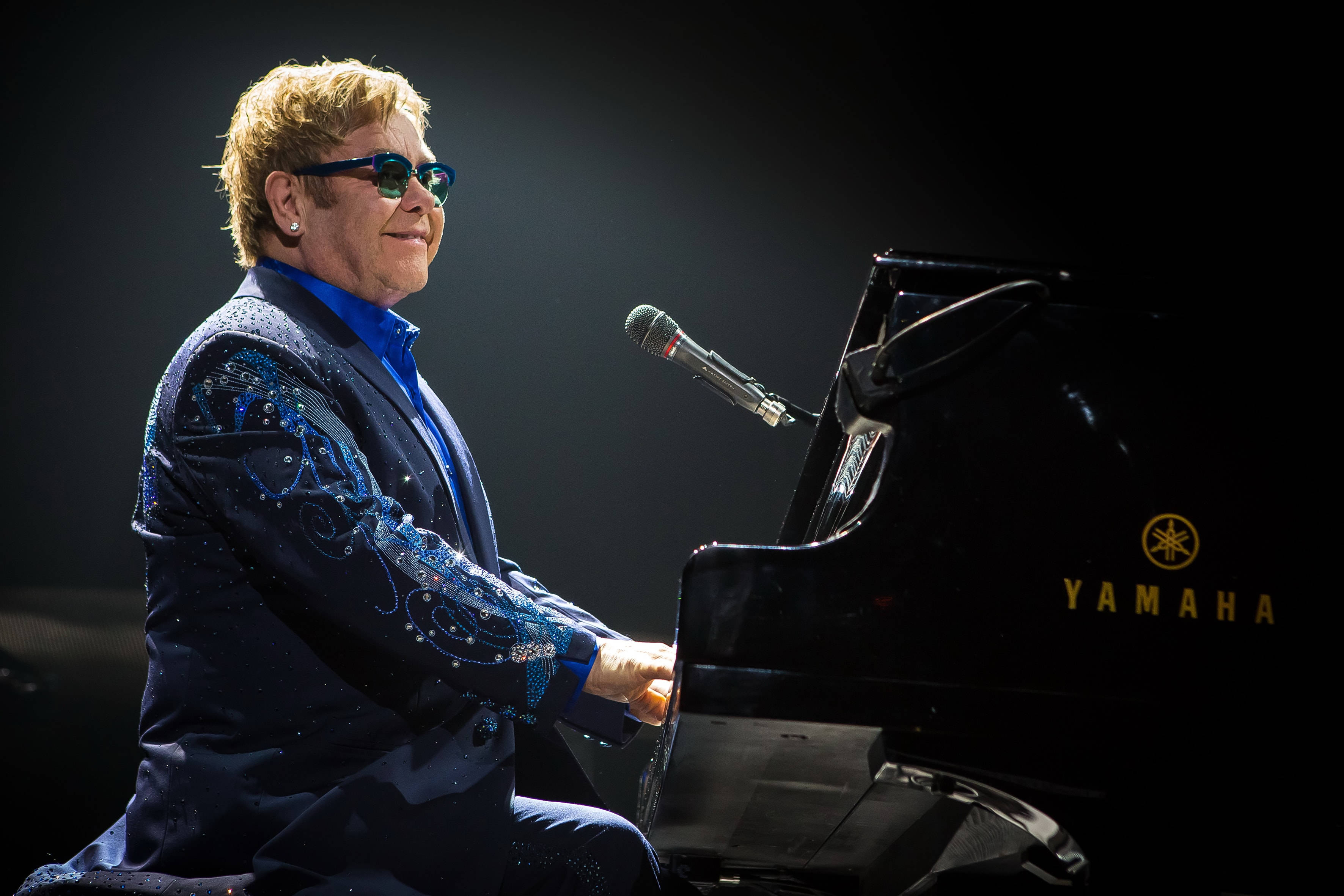Elton John, glittering blue suit, grand piano, 2K Desktop Wallpaper