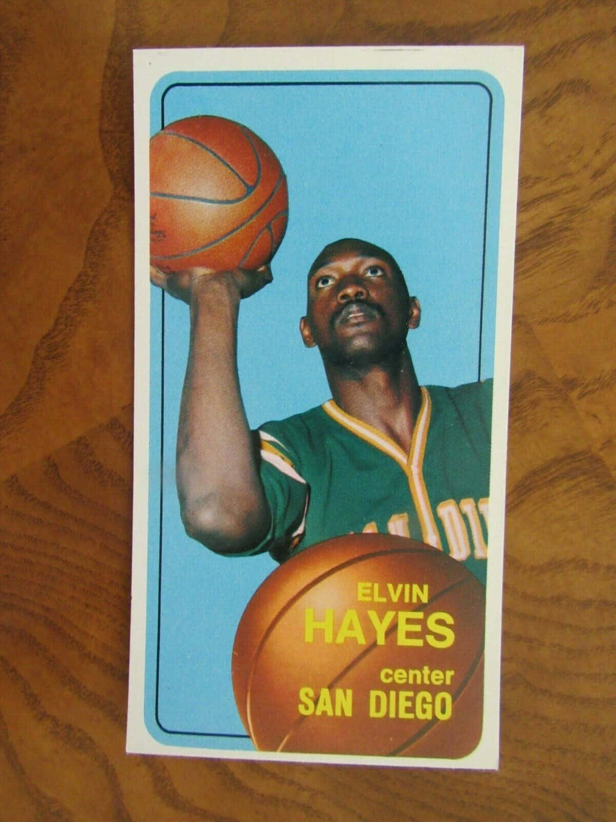 Elvin Hayes, green jersey, blue background, HD Phone Wallpaper