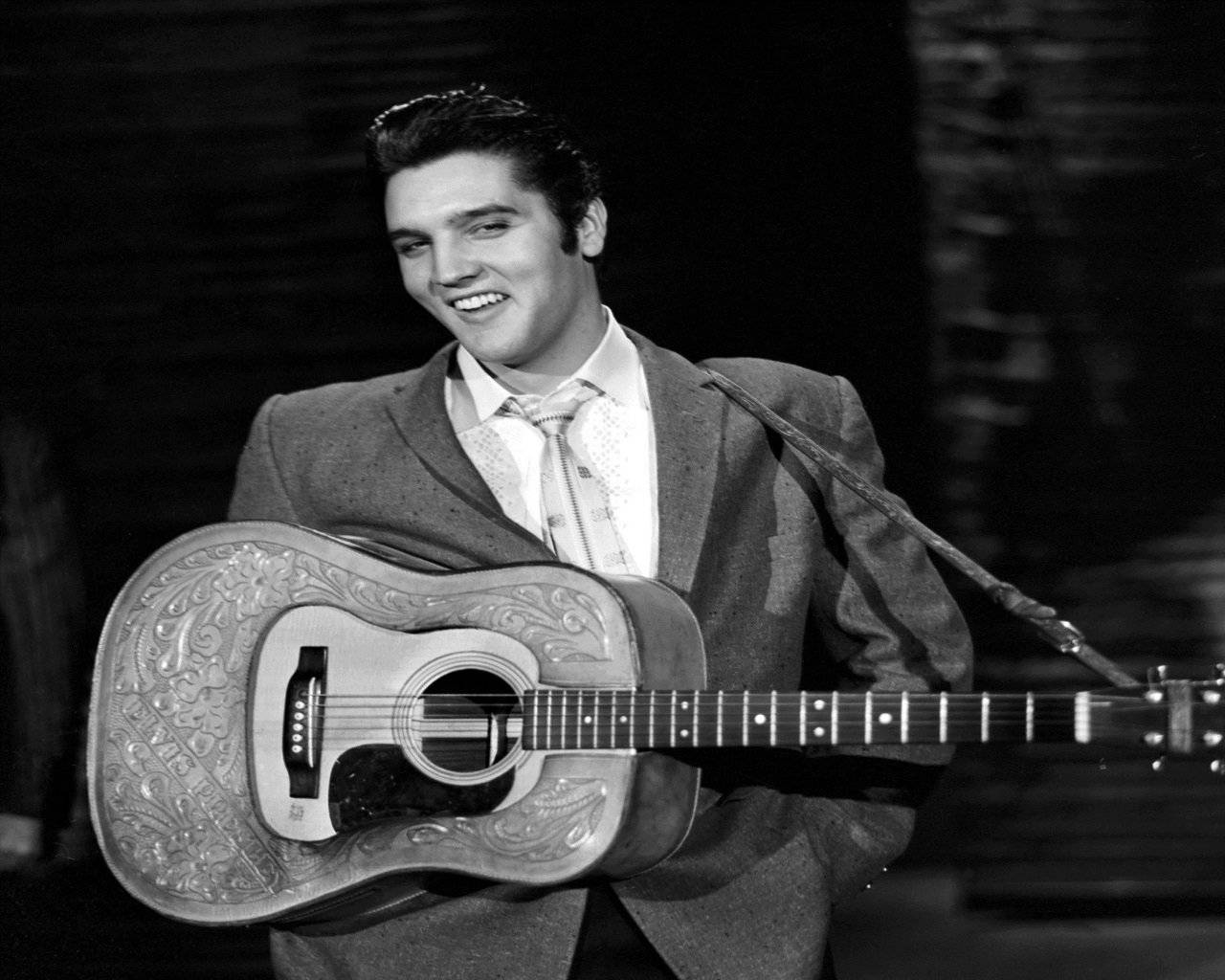 Elvis Presley, ornate acoustic guitar, dimly lit stage, HD Desktop Wallpaper