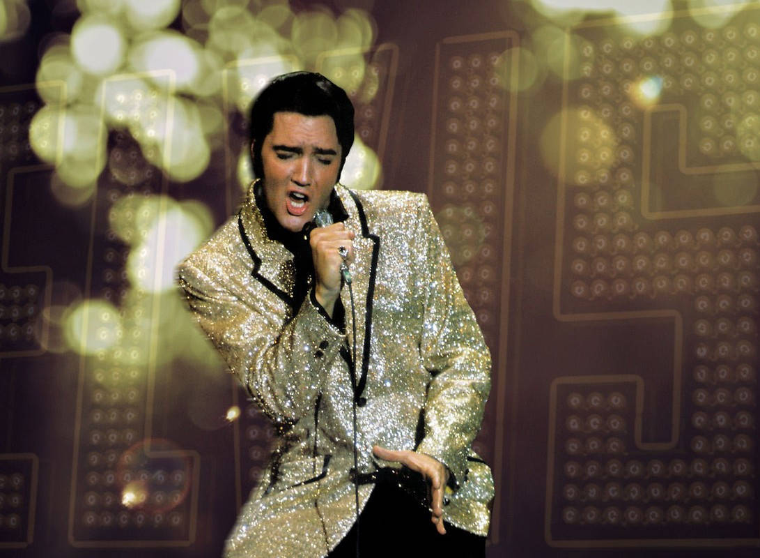 Elvis Presley, glittering gold jacket, stage lights, SD Desktop Wallpaper