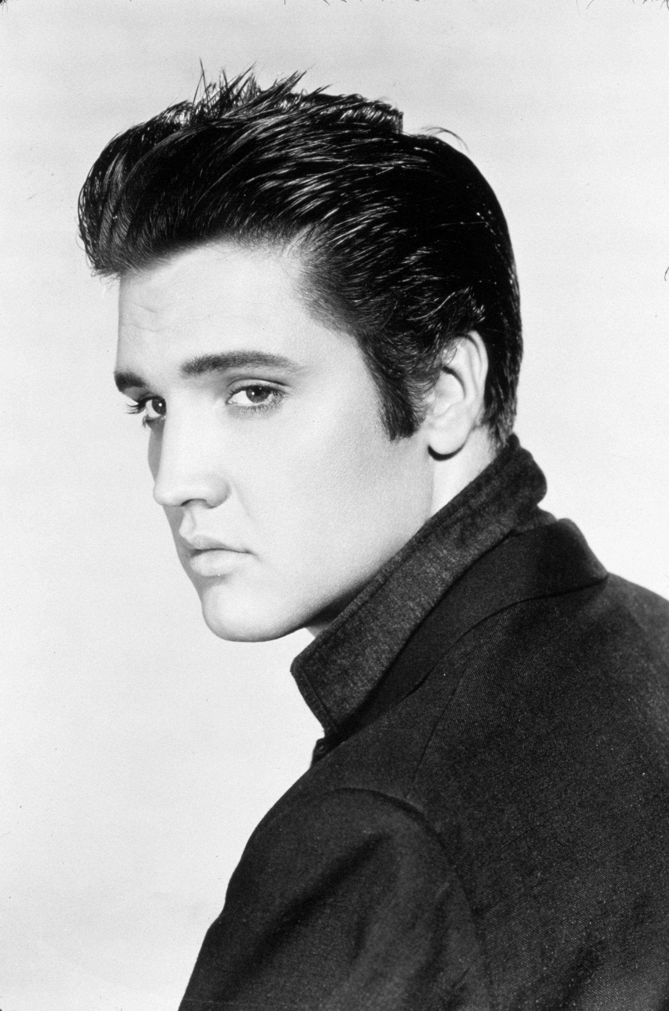Elvis Presley, pompadour hairstyle, black and white portrait, 2K Phone Wallpaper