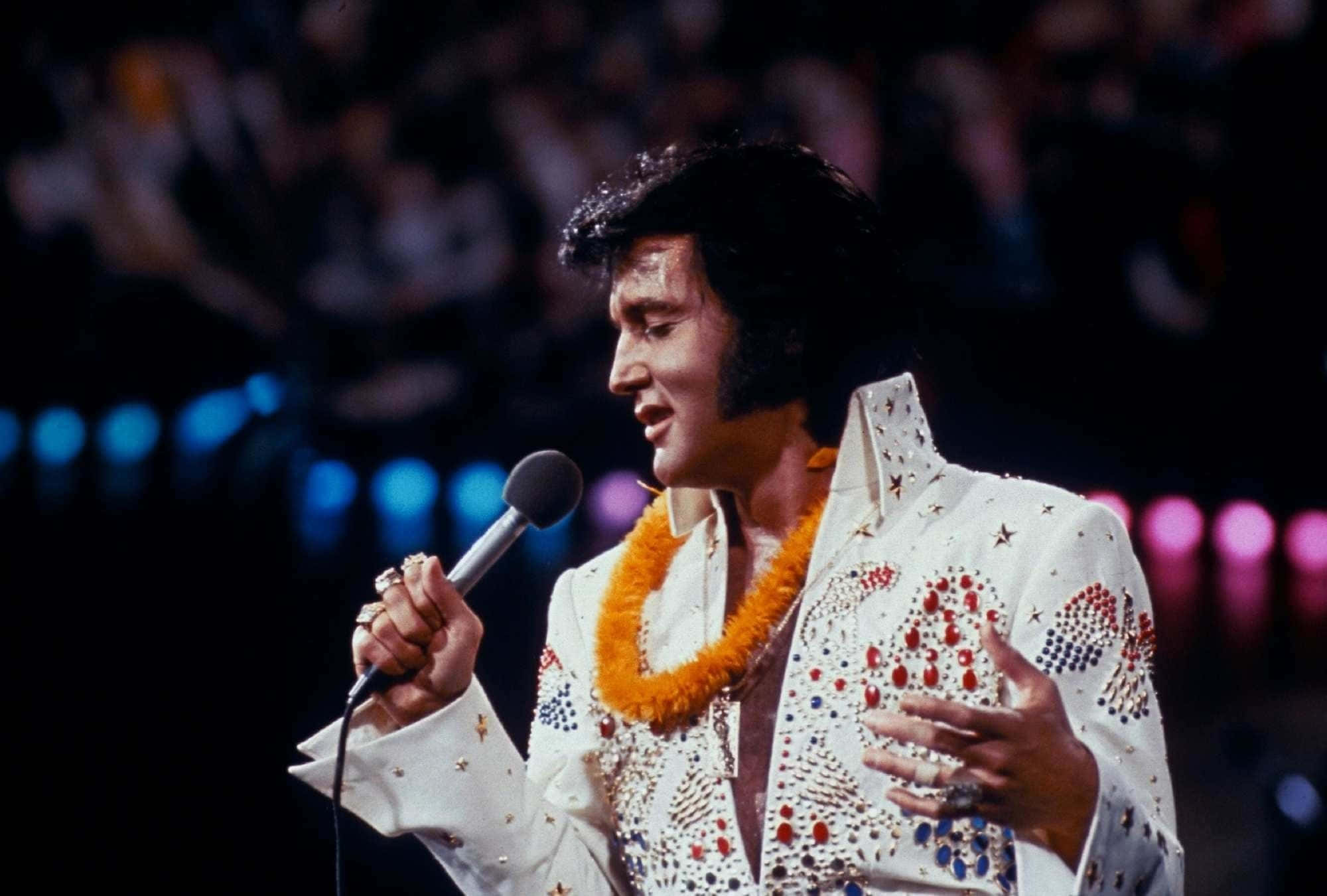 Elvis Presley, white sequined jacket, orange lei, Full HD Desktop Wallpaper
