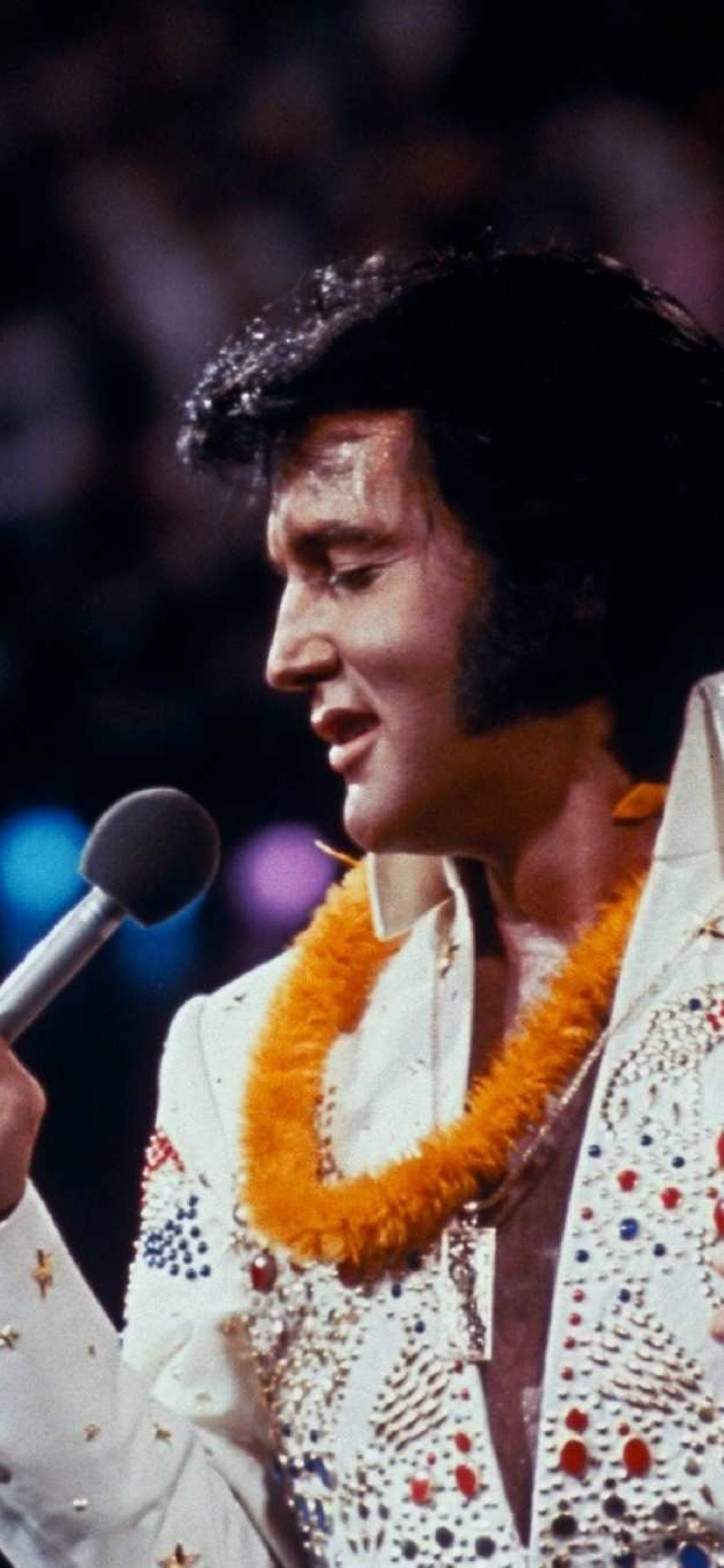 Elvis Presley, dazzling white sequined suit, orange lei, Full HD Phone Wallpaper
