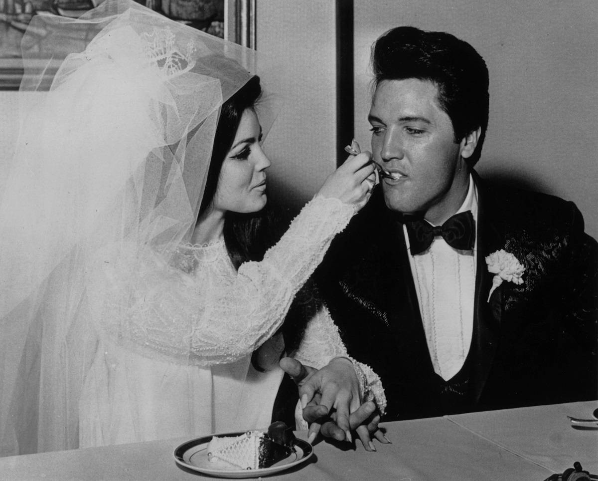Elvis Presley, wedding cake, veil, SD Desktop Wallpaper