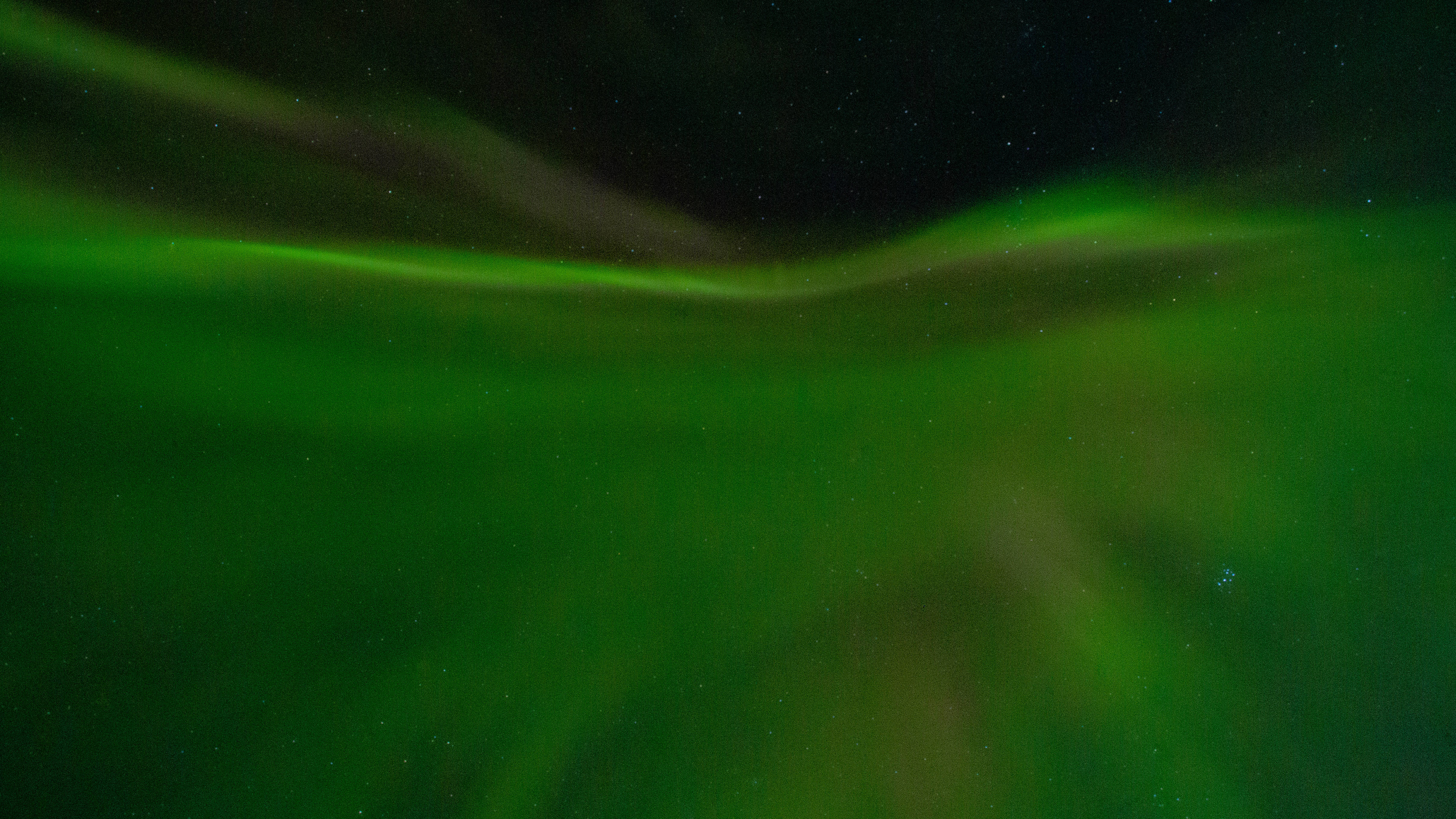 Emerald Green, aurora borealis, starry night sky, 4K Desktop Wallpaper