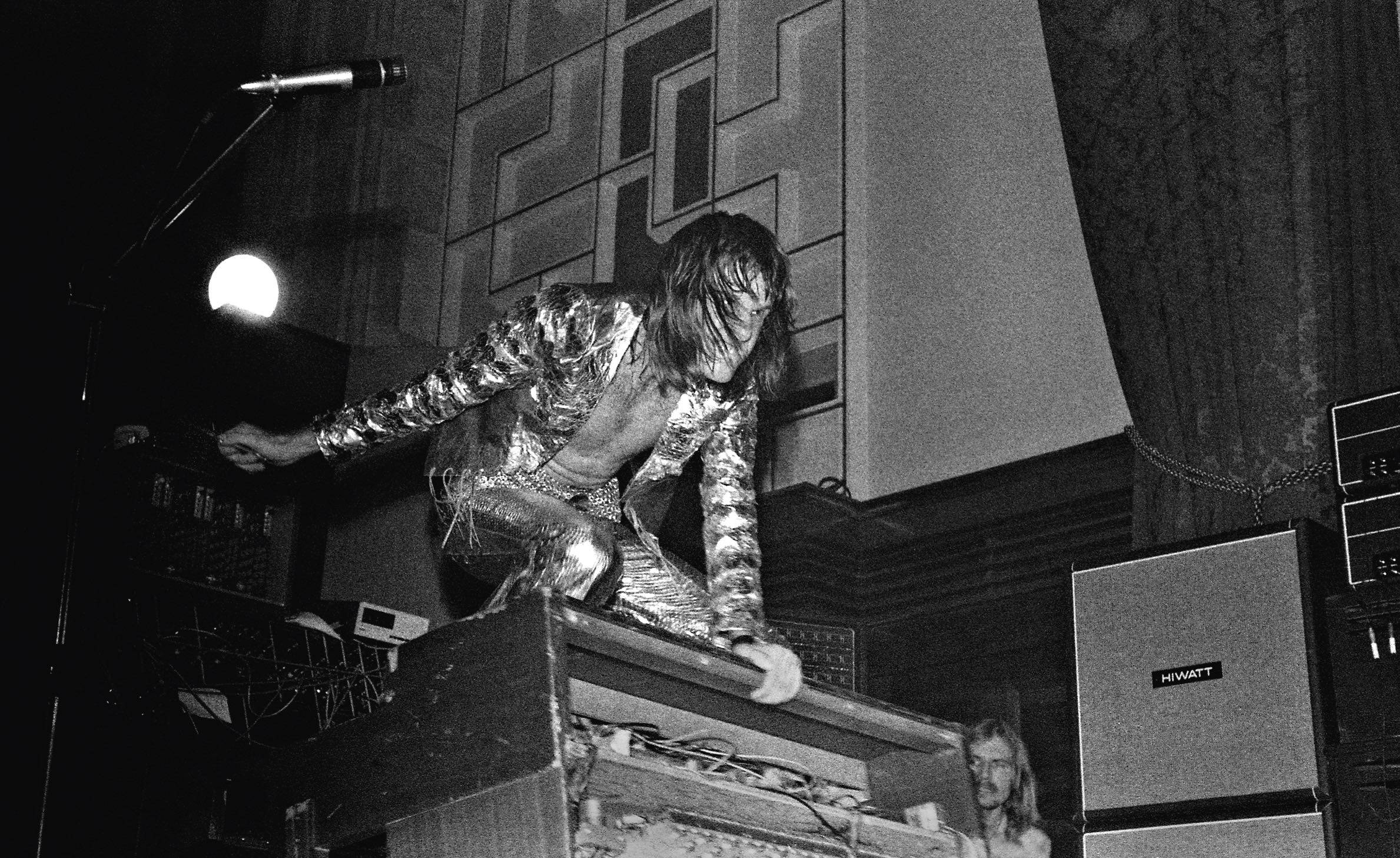 Emerson Lake And Palmer, concert night, shiny silver outfit, Full HD Desktop Wallpaper