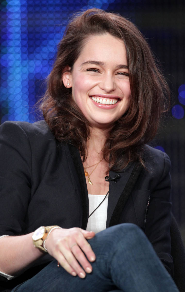 Emilia Clarke, blue hexagonal patterned backdrop, TV Guest, SD Phone Wallpaper