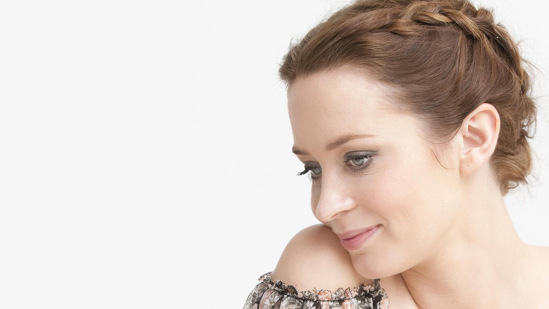 Emily Blunt, braided hair, gentle smile, Full HD Desktop Wallpaper