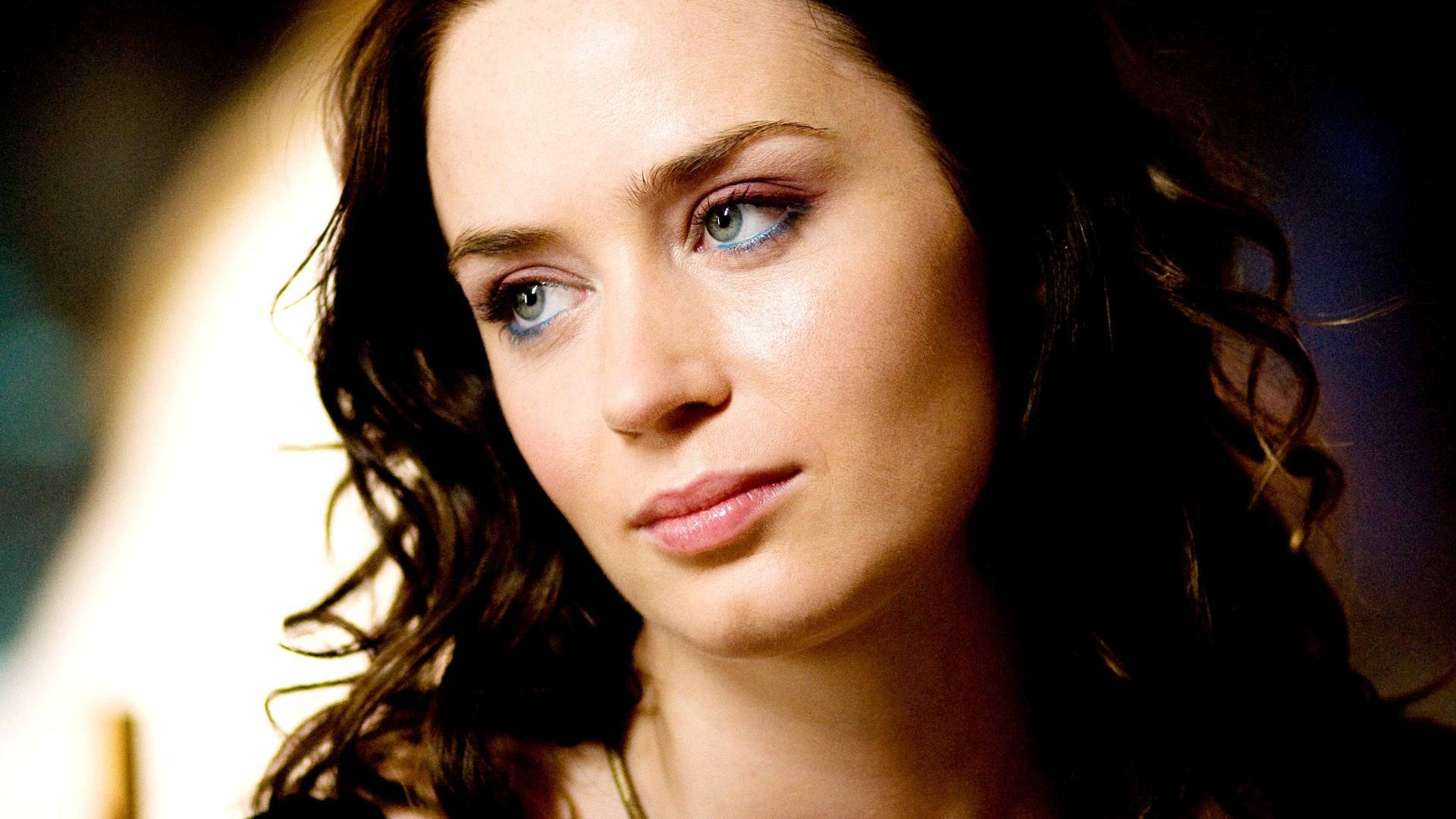 Emily Blunt, blue eyes, wavy brown hair, Full HD Desktop Wallpaper