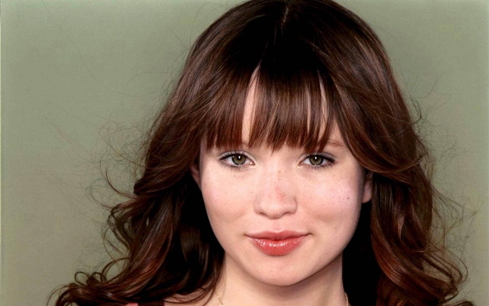 Emily Browning, brown wavy hair, freckles, Full HD Desktop Wallpaper