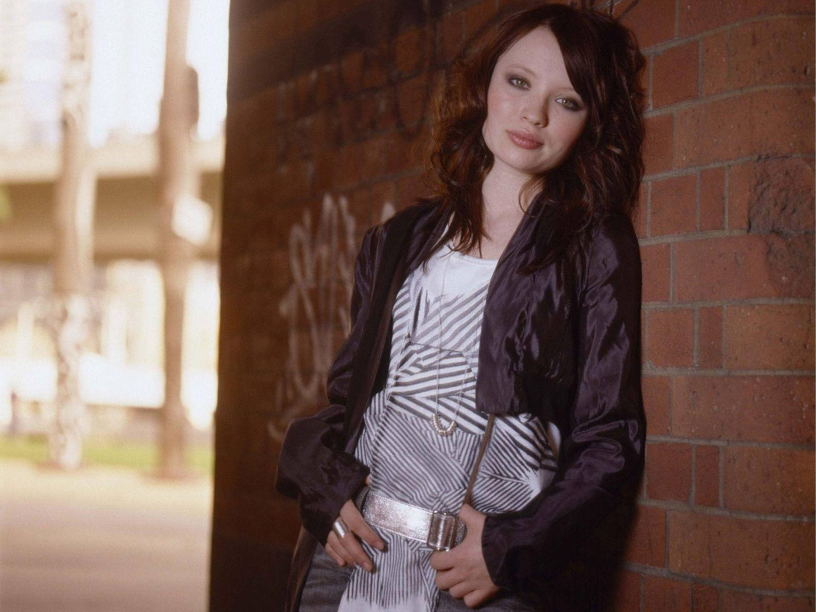 Emily Browning, red hair, brick wall, HD Desktop Wallpaper