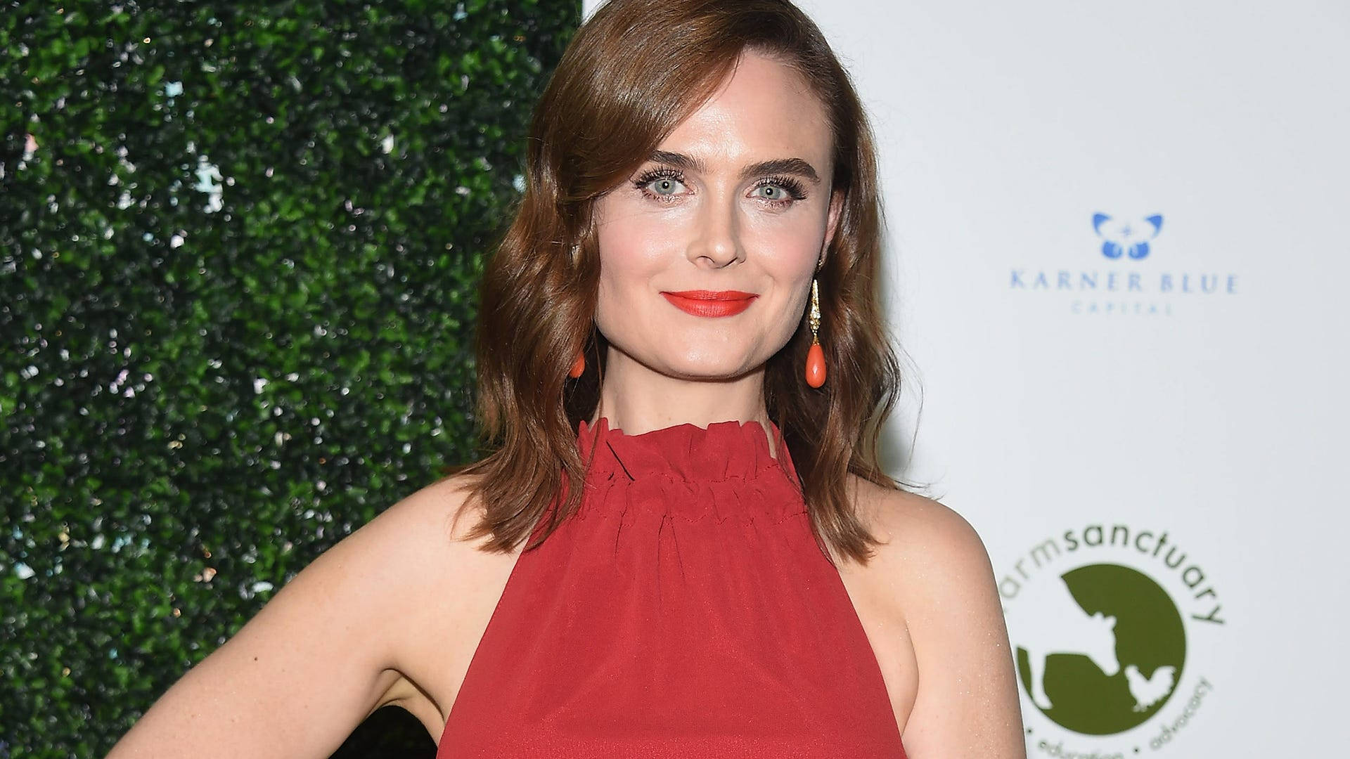 Emily Deschanel, brown hair, red lipstick, Full HD Desktop Wallpaper