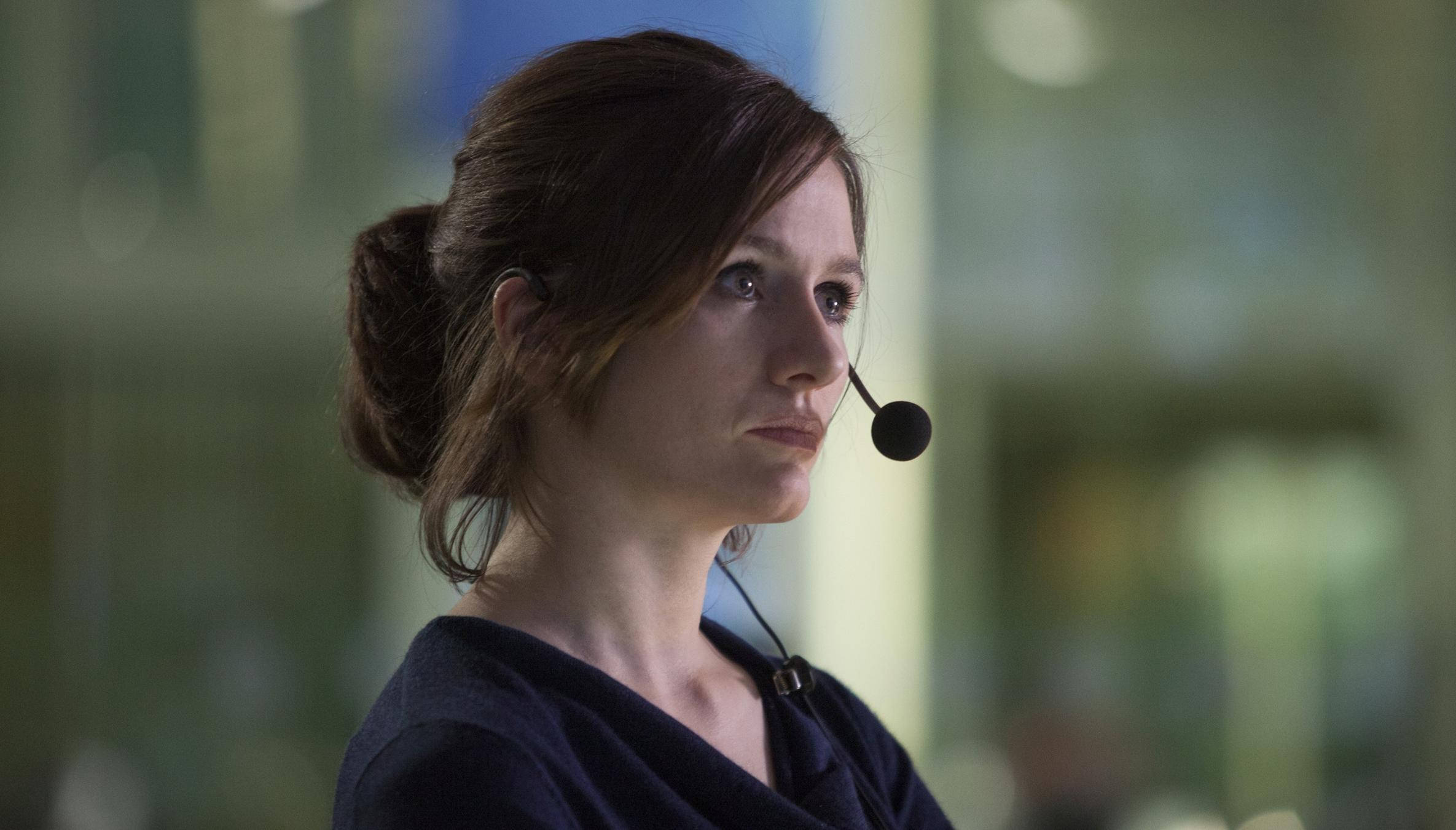 Emily Mortimer, microphone, headset, Full HD Desktop Wallpaper
