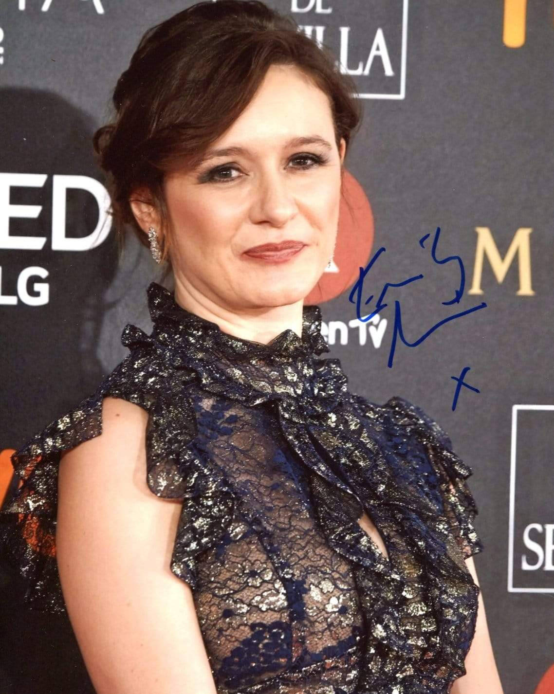 Emily Mortimer, blue gown, dark lace dress, HD Phone Wallpaper