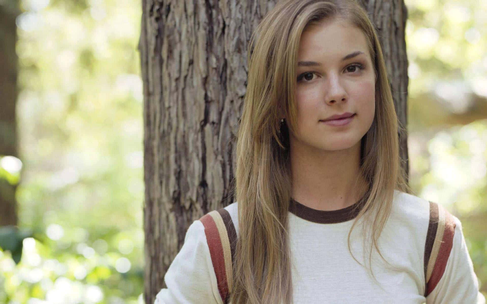 Emily Vancamp, long blonde hair, tree trunk, Full HD Desktop Wallpaper