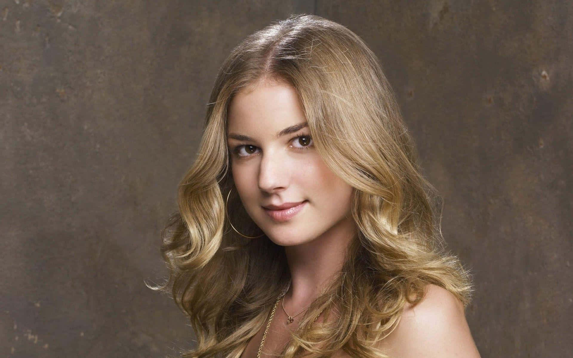 Emily Vancamp, long wavy blonde hair, soft smile, Full HD Desktop Wallpaper