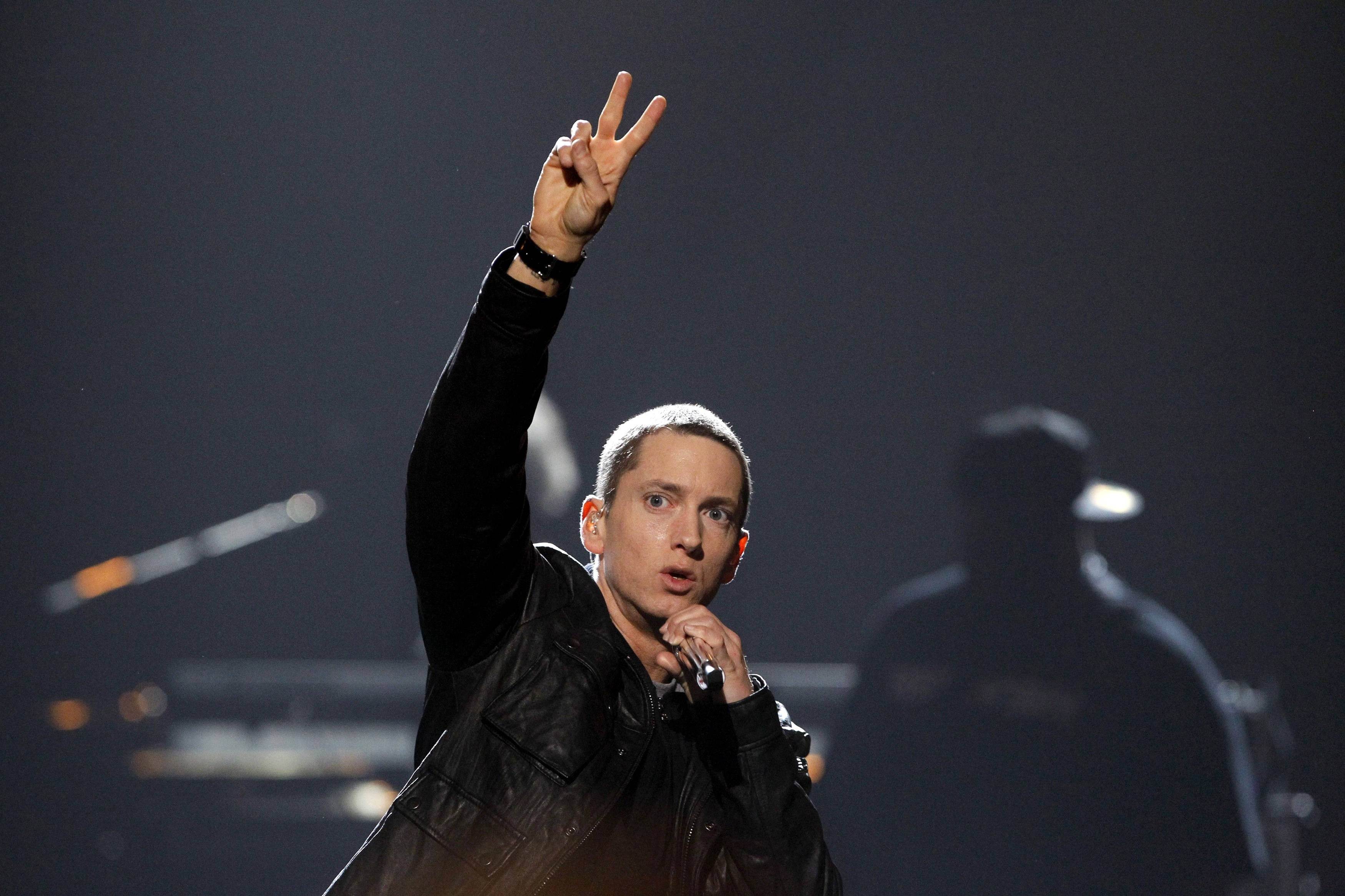 Eminem, stage, mic, 2K Desktop Wallpaper