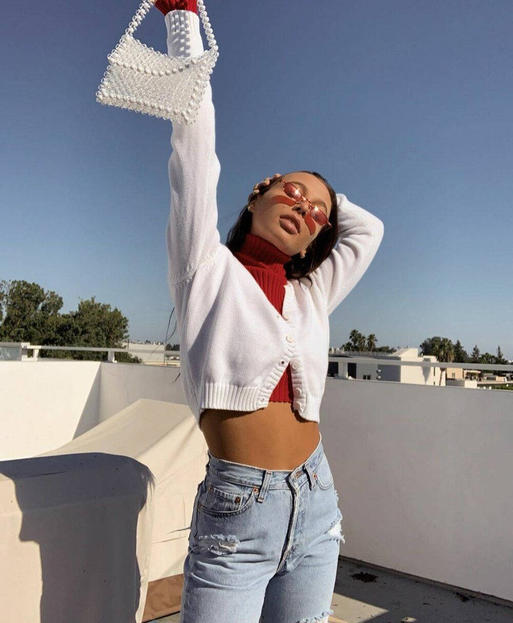 Emma Chamberlain, white cardigan, ripped jeans, SD Phone Wallpaper