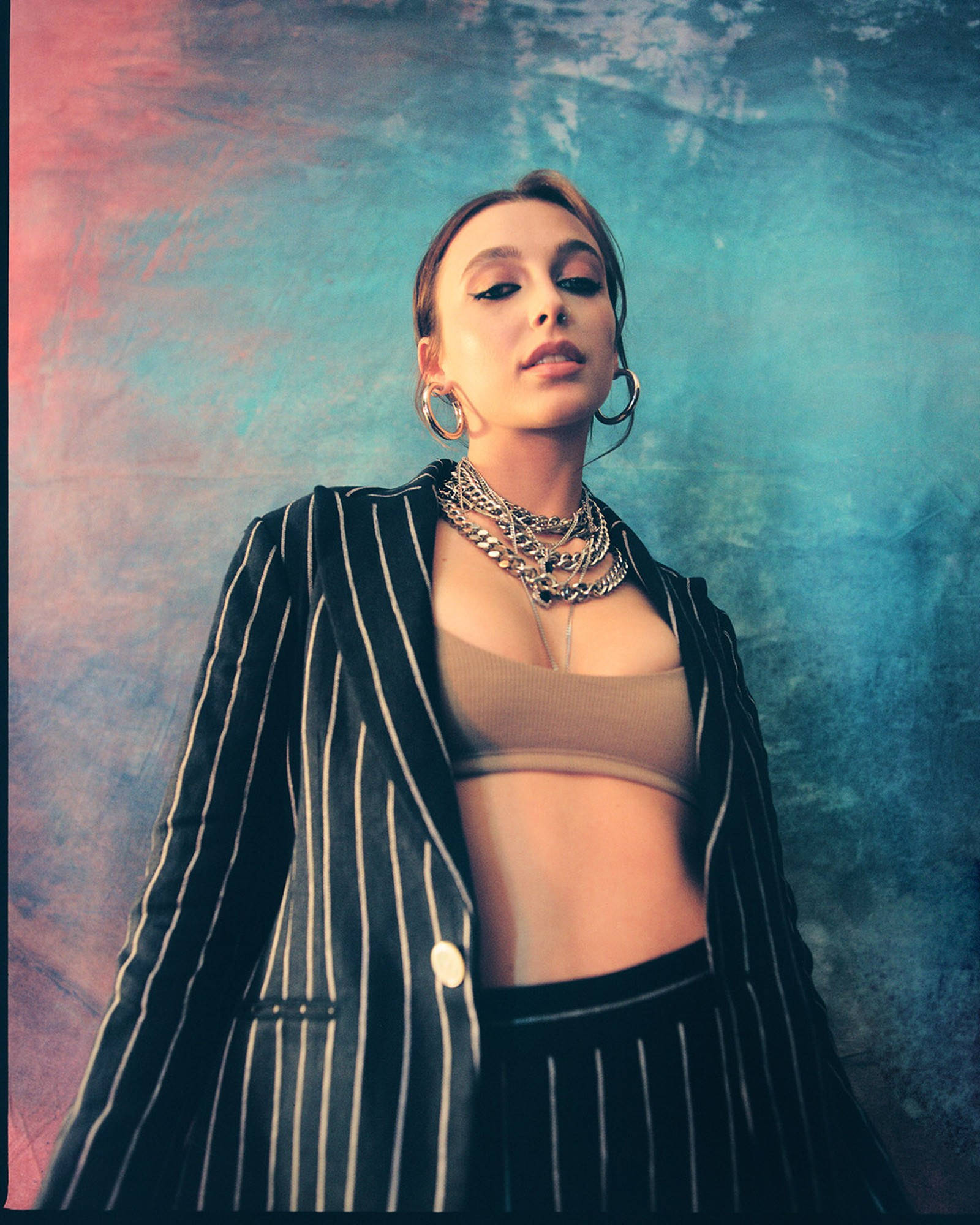 Emma Chamberlain, pinstripe blazer, layered chains, Full HD Phone Wallpaper