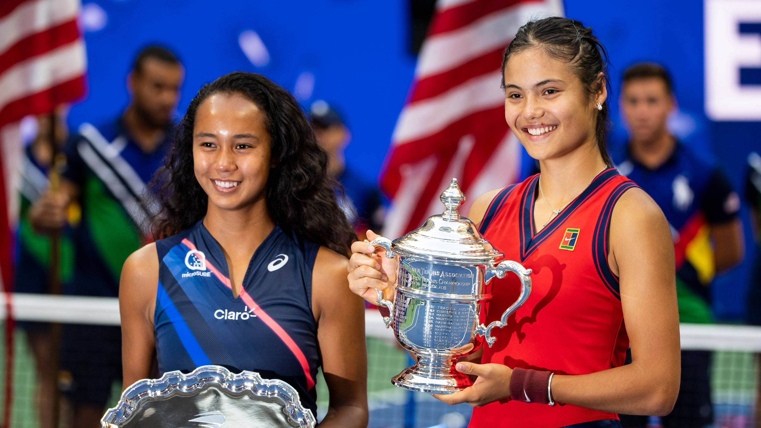Emma Raducanu, trophy, tennis players, 2K Desktop Wallpaper